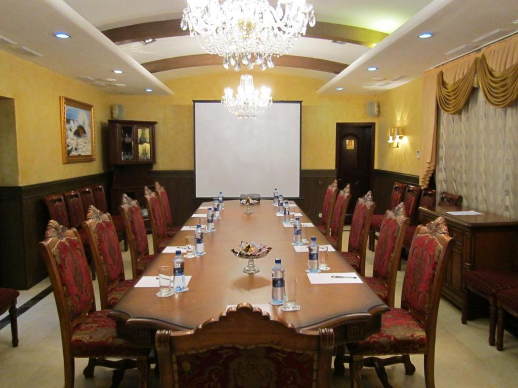Merey Hotel Karagandy Extérieur photo